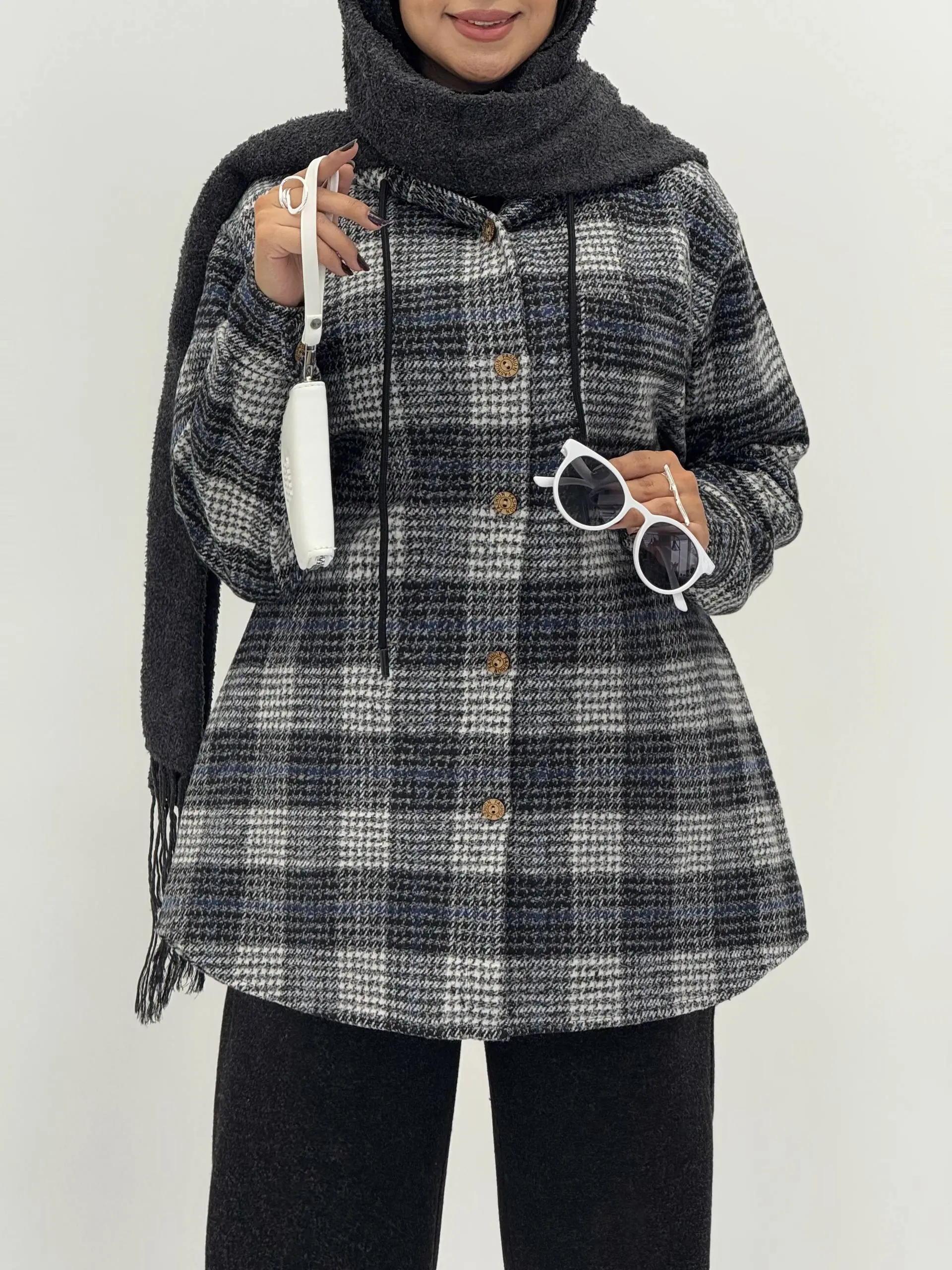 3675-شکت کلاهدار نسکافه